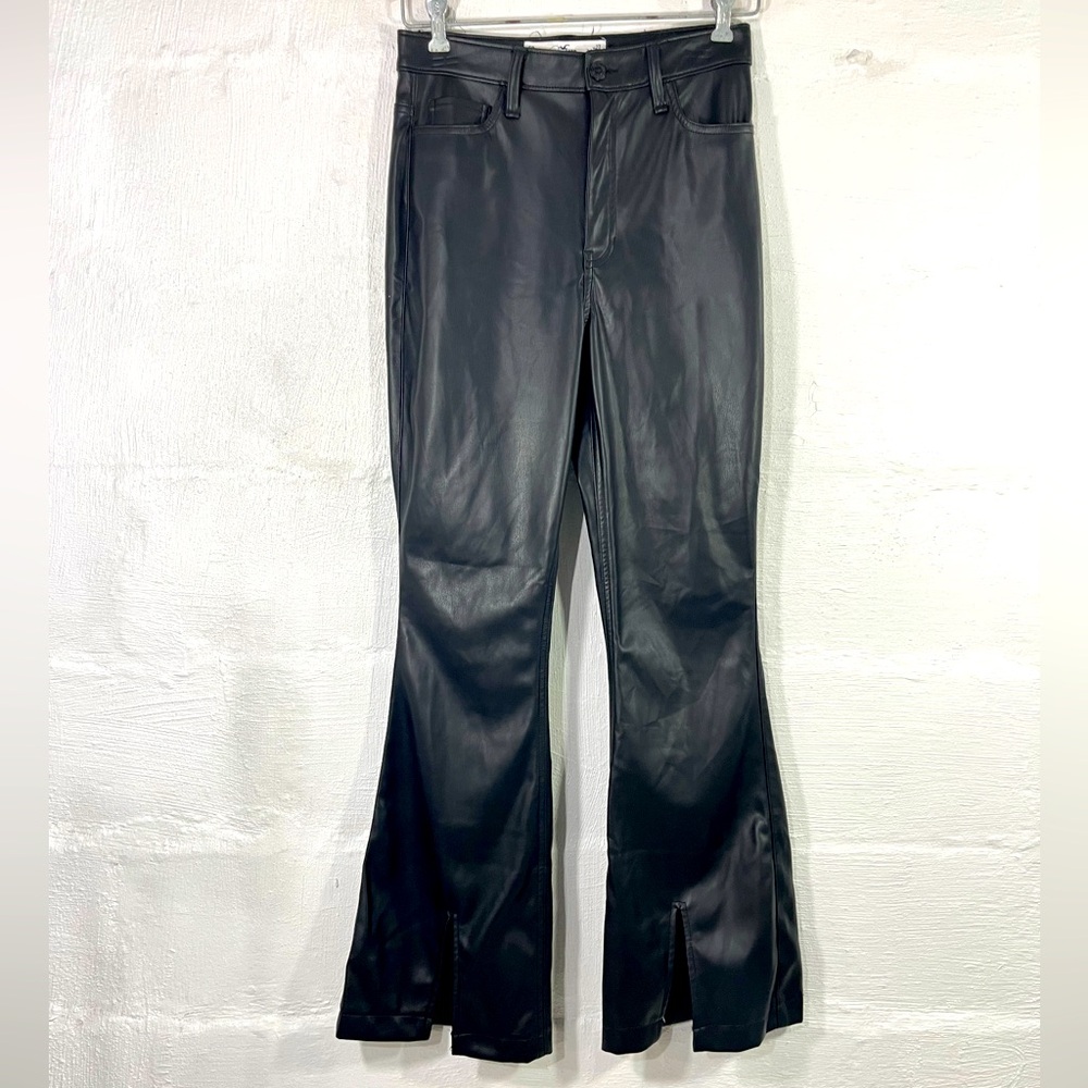 HOLLISTER ULTRA HIGH RISE FAUX LEATHER FLARE PANT (156)
